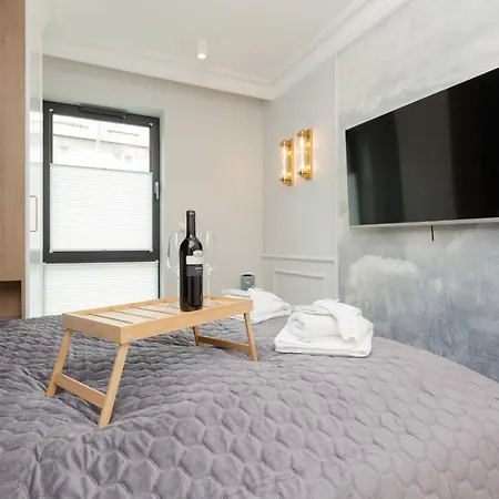 Moderna Luxury With Parking In By Renters *