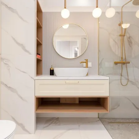 Moderna Luxury With Parking In By Renters * 그디니아