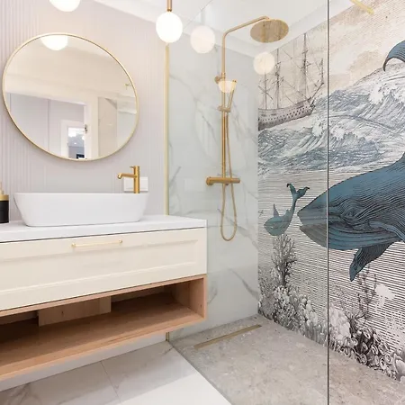 Moderna Luxury With Parking In By Renters 그디니아