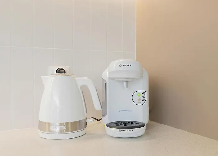 Moderna Luxury With Parking In By Renters *