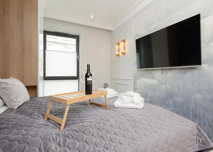 Moderna Luxury With Parking In By Renters *