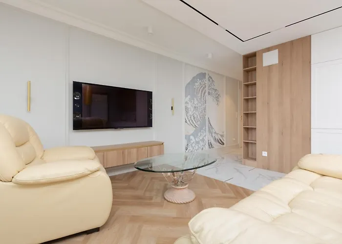 Moderna Luxury With Parking In By Renters Apartament *